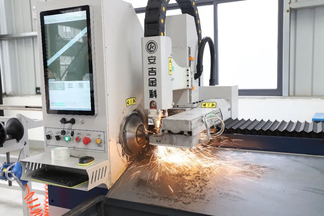 1678847603255421.jpg 640.jpg